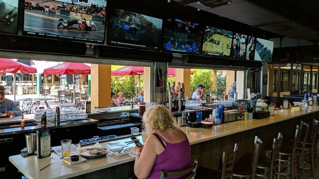 2Sheas Salty Dog | restaurant | 599 S Collier Blvd # 105, Marco Island, FL 34145, USA | 2399705363 OR +1 239-970-5363