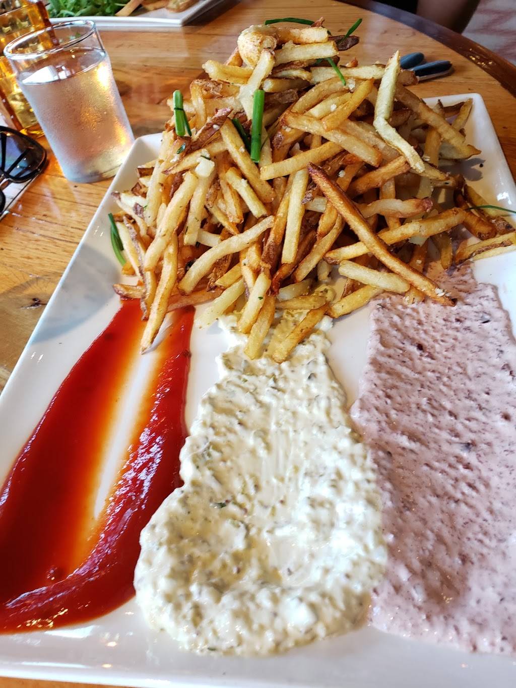 Hearth Wood Fired Cuisine & Craft Beer Restaurant 605 Virginia