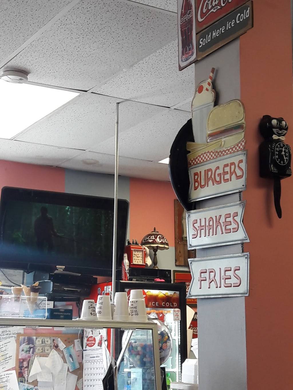 Big Boppers Cafe | restaurant | 520 Main St, Wellsville, KS 66092, USA | 7858839990 OR +1 785-883-9990