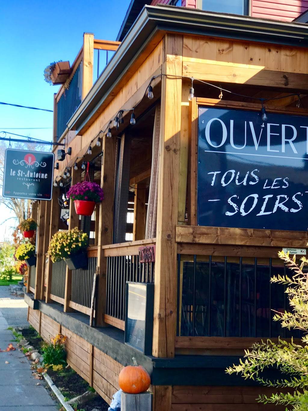 Restaurant Le StAntoine 3651 Chemin de SainteFlore, GrandMère, QC