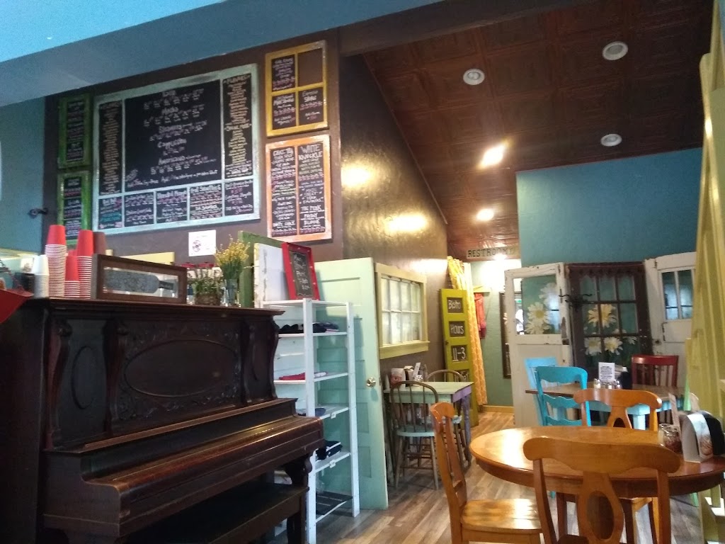 Main Street Perk & Pub | cafe | 509 E Missoula Ave, Troy, MT 59935, USA | 4062957375 OR +1 406-295-7375