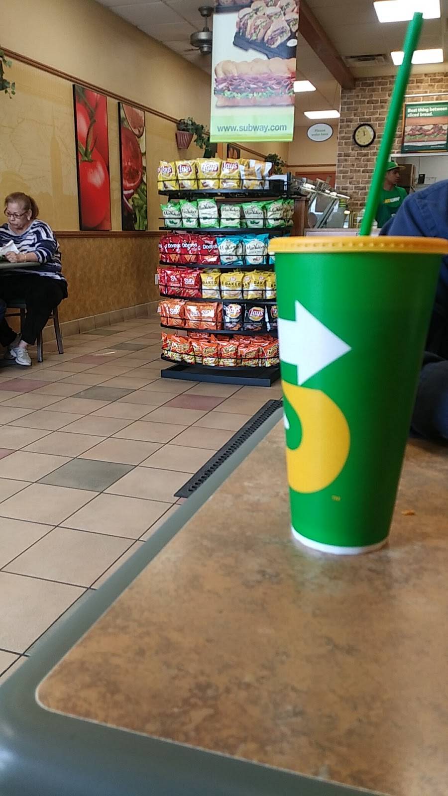 Subway | restaurant | 14696 Montana Ave #100, El Paso, TX 79938, USA | 9159211405 OR +1 915-921-1405