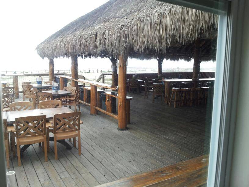 The Beach Hut | restaurant | 731 Seawall Blvd, Galveston, TX 77550, USA | 4097611228 OR +1 409-761-1228