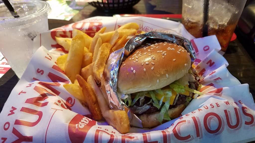 Red Robin Gourmet Burgers and Brews | restaurant | 13215 Harrell Pkwy, Noblesville, IN 46060, USA | 3177738150 OR +1 317-773-8150