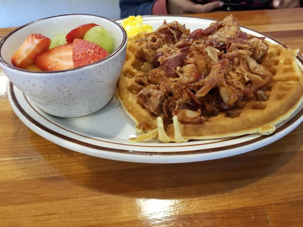 Loc's Chicken and Waffles Restaurant 11975 Apache Ave, Savannah, GA