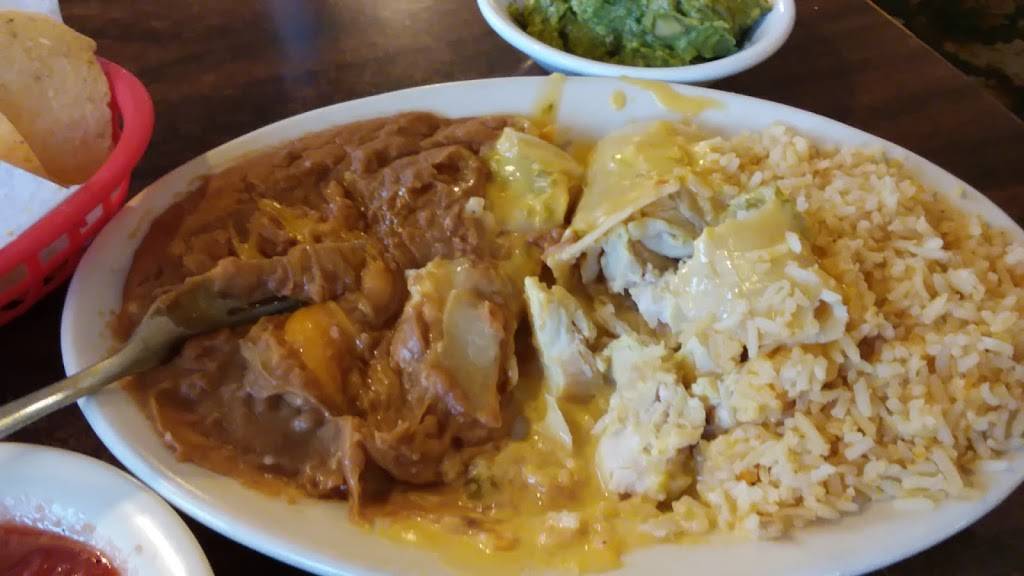El Burrito Mexican Restaurant | restaurant | 100 Southpoint Dr, Livingston, TX 77351, USA | 9363273770 OR +1 936-327-3770