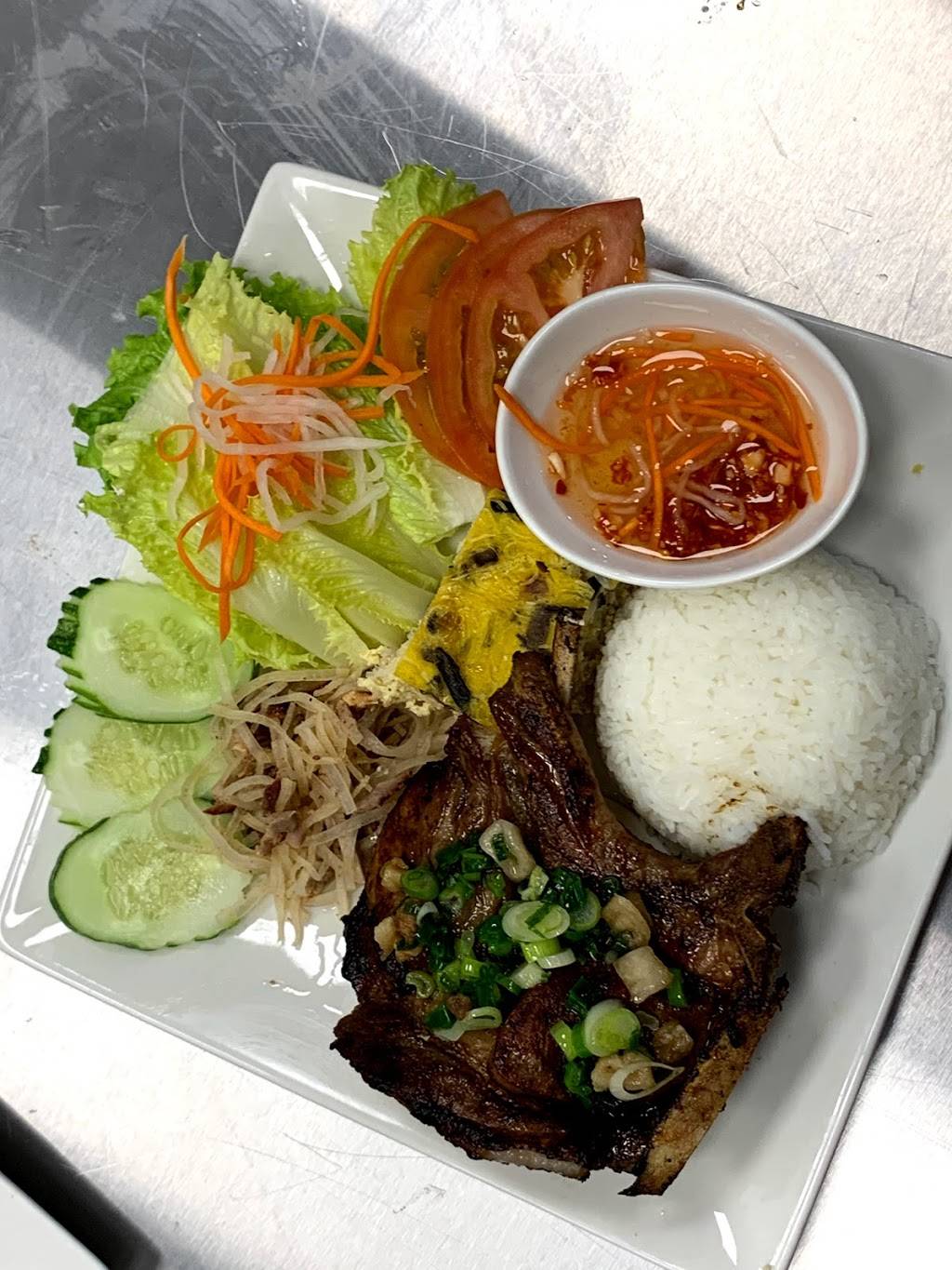 Saigon Pho - Meal takeaway | 3222 W Bryn Mawr Ave, Chicago, IL 60659, USA