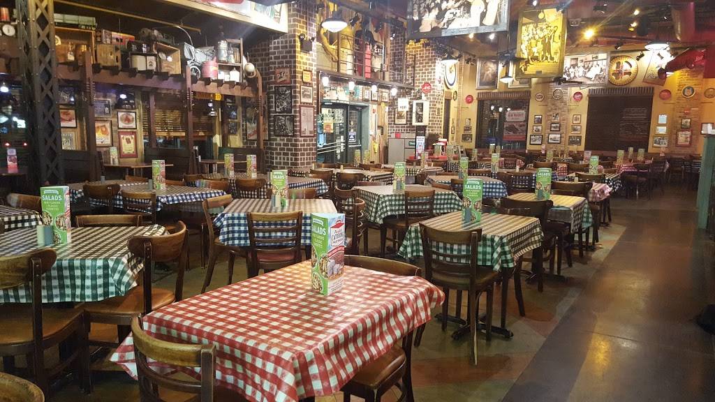 Portillos Hot Dogs | meal takeaway | 1780 Dekalb Ave, Sycamore, IL 60178, USA | 8158950100 OR +1 815-895-0100