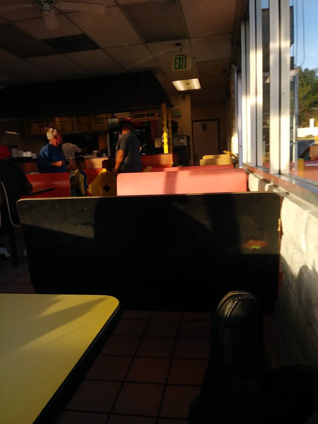 Robertitos Mexican Food | restaurant | 1382 S Mission Rd, Fallbrook, CA 92028, USA | 7607319336 OR +1 760-731-9336