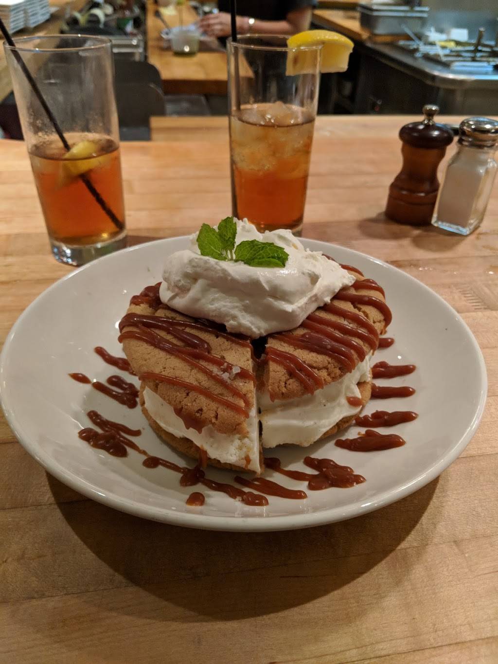 Salty Sow | restaurant | 4801 E Cactus Rd, Phoenix, AZ 85032, USA | 6027959463 OR +1 602-795-9463