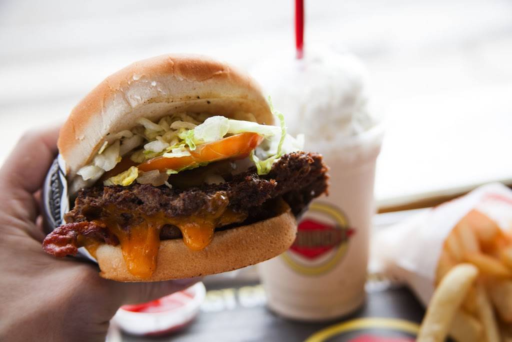 Fatburger | restaurant | 2300 Paseo Verde Pkwy #2011, Henderson, NV 89012, USA | 7026172209 OR +1 702-617-2209