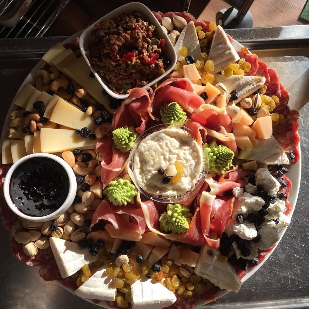 Chester River Wine & Cheese Co. | restaurant | 117 S Cross St, Chestertown, MD 21620, USA | 4432820220 OR +1 443-282-0220