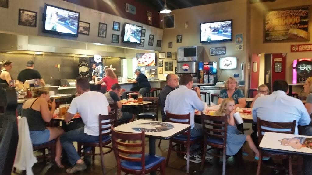 The Hot Dog Shoppe | restaurant | 510 Hidden Valley Pkwy, Corona, CA 92879, USA | 9513358421 OR +1 951-335-8421