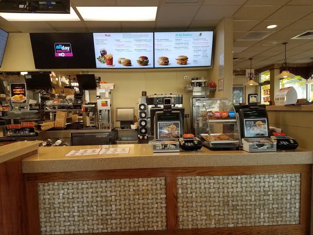 McDonald's - Cafe | 100 N McLean Blvd, South Elgin, IL 60177, USA