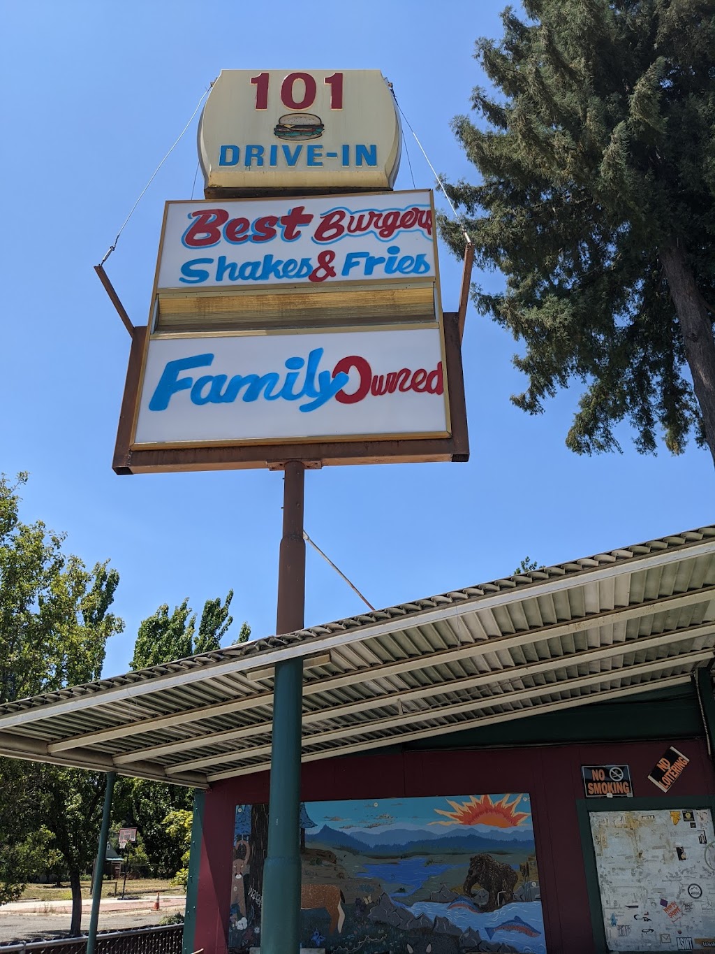 101 Drive-In | 100 N Main St, Willits, CA 95490, USA