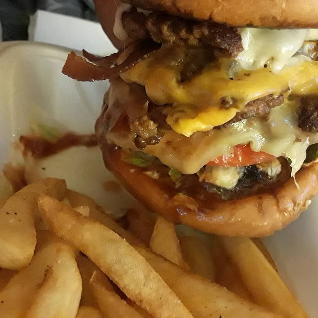 St. Louis FatBurger | 2812 N Grand Blvd, St. Louis, MO 63107, USA