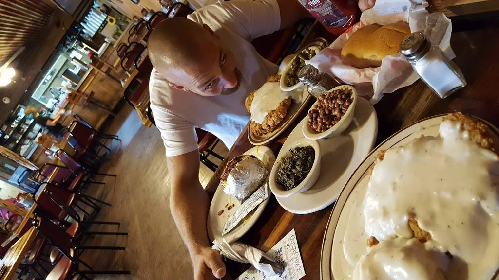 R&K Cafe II | restaurant | 101 South First Street, Grandview, TX 76050, USA | 8178663969 OR +1 817-866-3969