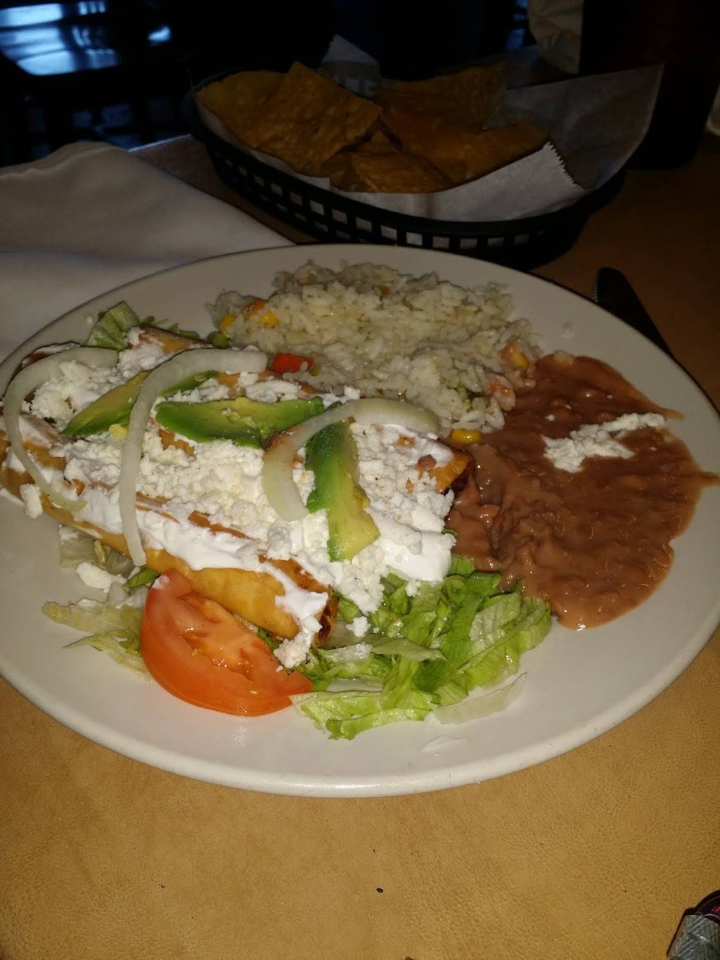 El Manantial Restaurant | restaurant | 333 E Cedar Creek Pkwy, Seven Points, TX 75143, USA | 9034321234 OR +1 903-432-1234