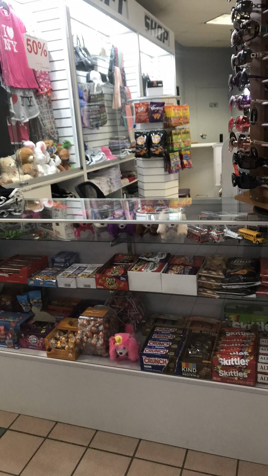 Snacks & gift shop ( I Love NY & Finger Lakes Stuff/items And Ci | meal takeaway | Waterloo premium outlets (Food Court 655 New York 318 #31E, Waterloo, NY 13165, USA | 3158782719 OR +1 315-878-2719