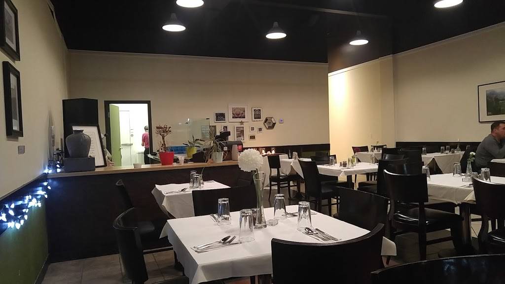 Restaurant Persia | restaurant | 6710 Rue Saint-Jacques #105, Montréal, QC H4B 1V8, Canada | 5144898484 OR +1 514-489-8484