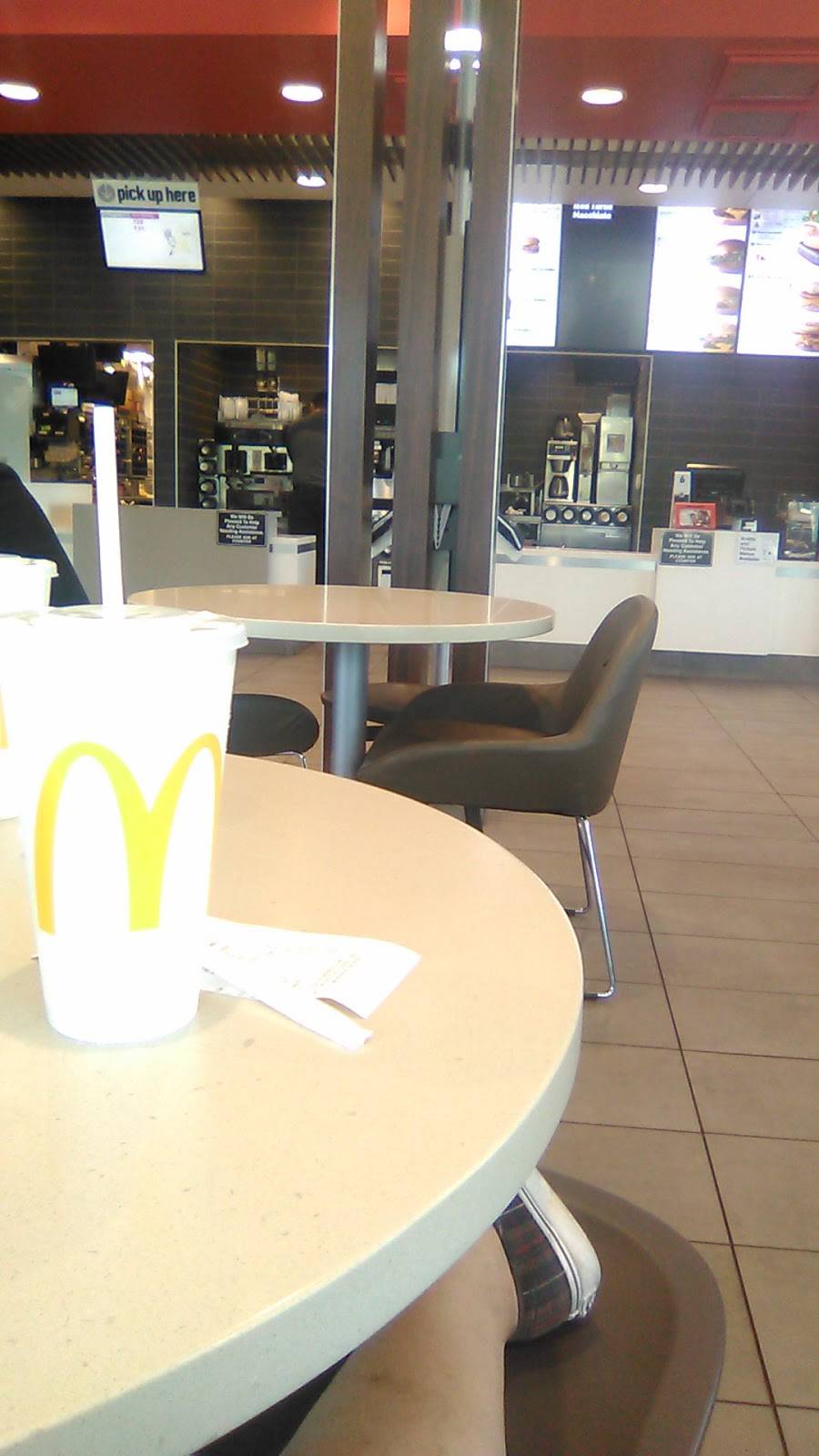 McDonalds | cafe | 409 Paradise Rd, Modesto, CA 95351, USA | 2095220032 OR +1 209-522-0032
