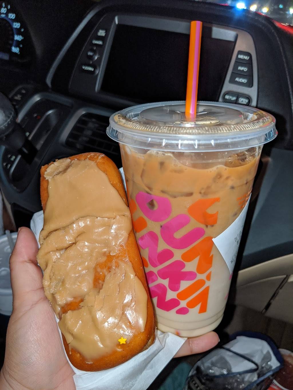 Dunkin | bakery | 2010 S Mooney Blvd, Visalia, CA 93277, USA | 5597358888 OR +1 559-735-8888
