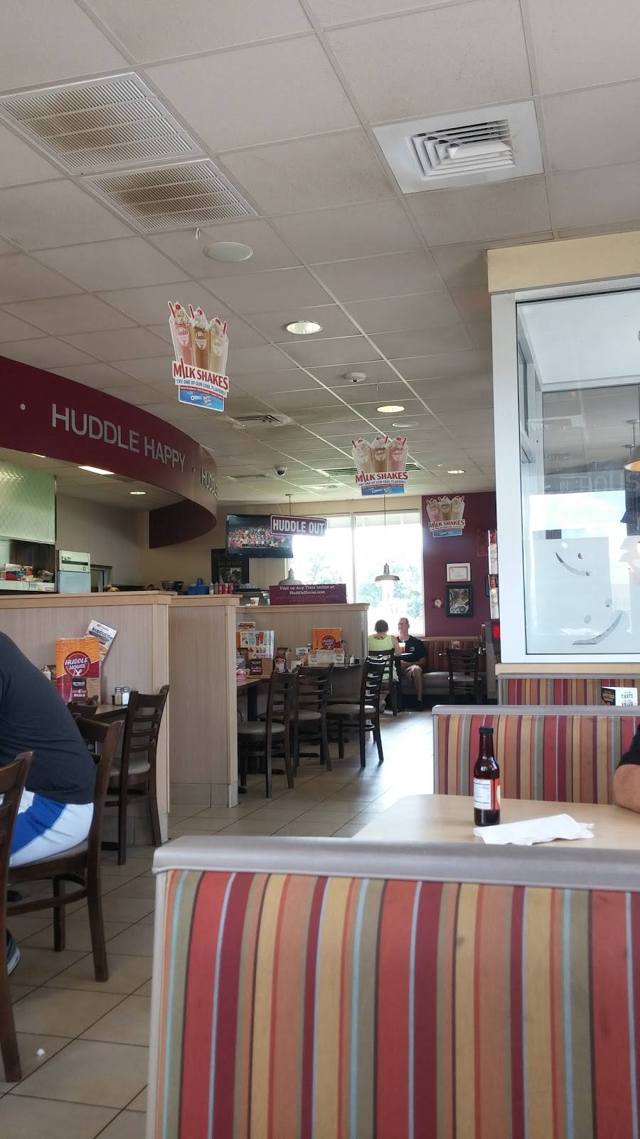 Huddle House | meal takeaway | 12475 IL-143, Highland, IL 62249, USA | 6186542250 OR +1 618-654-2250