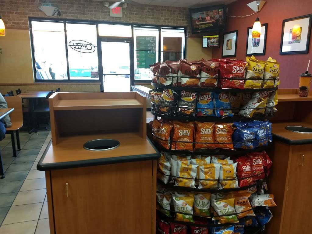Subway | restaurant | 1850 N Mecklenburg Ave, South Hill, VA 23970, USA | 4345840077 OR +1 434-584-0077
