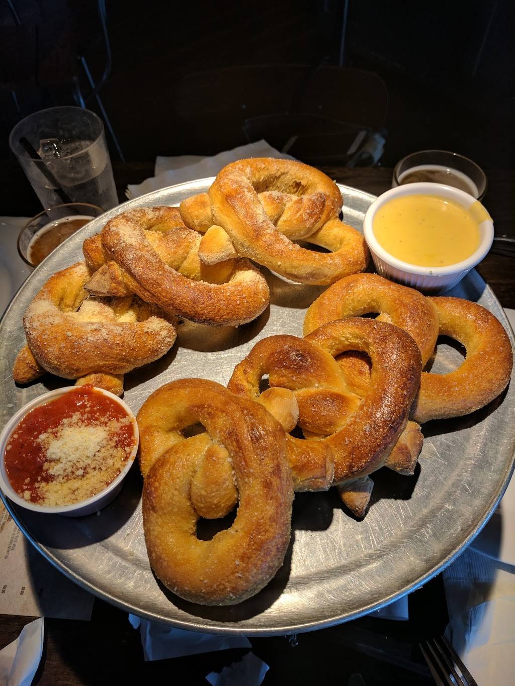 Mellow Mushroom | meal takeaway | 1919 N Shepherd Dr, Houston, TX 77008, USA | 2819745010 OR +1 281-974-5010