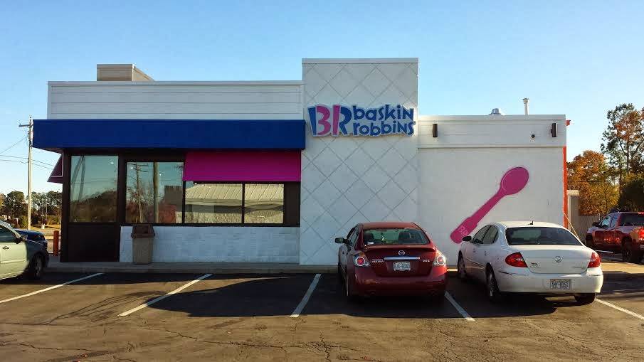 Dunkin | bakery | 433A Western Blvd, Jacksonville, NC 28546, USA | 9109395257 OR +1 910-939-5257