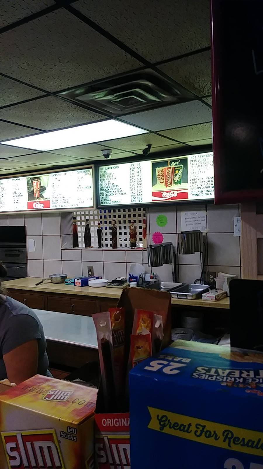 V & S Sandwich Shop | meal takeaway | 1558 N 9th St, Reading, PA 19604, USA | 6103733928 OR +1 610-373-3928
