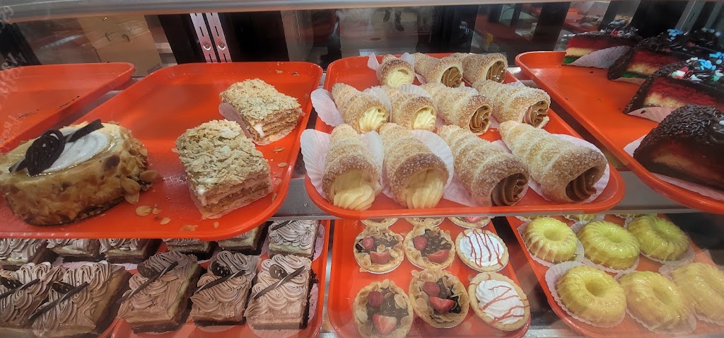 Gigis Bakery | bakery | 7211 Vanderbilt Beach Rd unit 6, Naples, FL 34119, USA | 2392285238 OR +1 239-228-5238