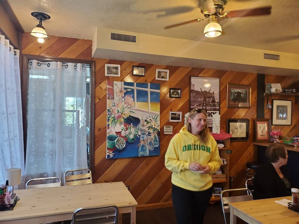 The Humble Pig Cafe | restaurant | 115 E Main St #2, Molalla, OR 97038, USA | 5038295660 OR +1 503-829-5660