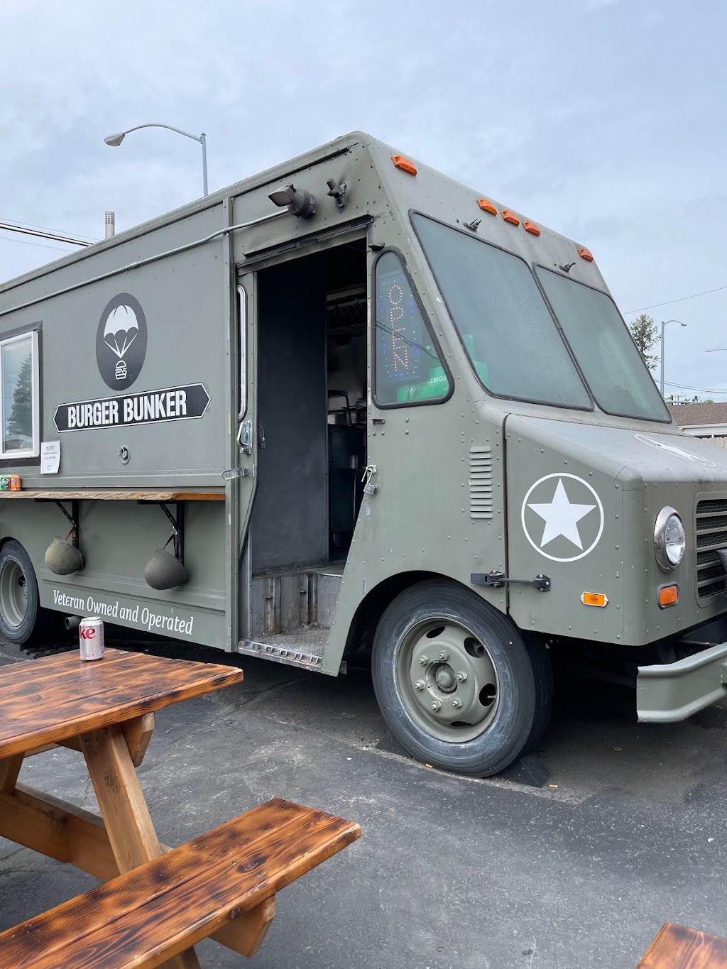 Burger Bunker | restaurant | 702 N Spokane St, Post Falls, ID 83854, USA | 2089811180 OR +1 208-981-1180