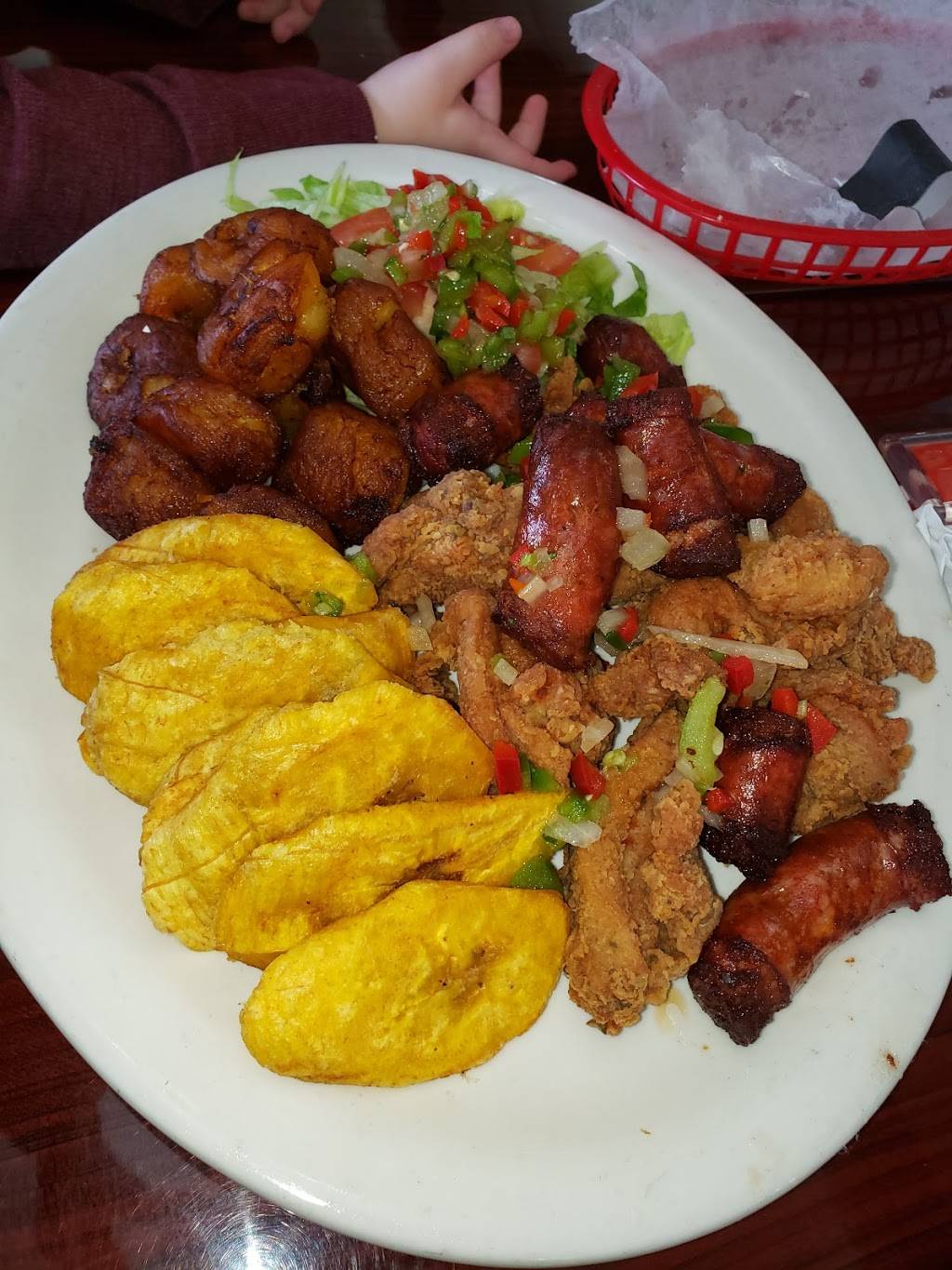 La Isla | restaurant | 240 E Broad St, West Hazleton, PA 18202, USA | 5704530570 OR +1 570-453-0570