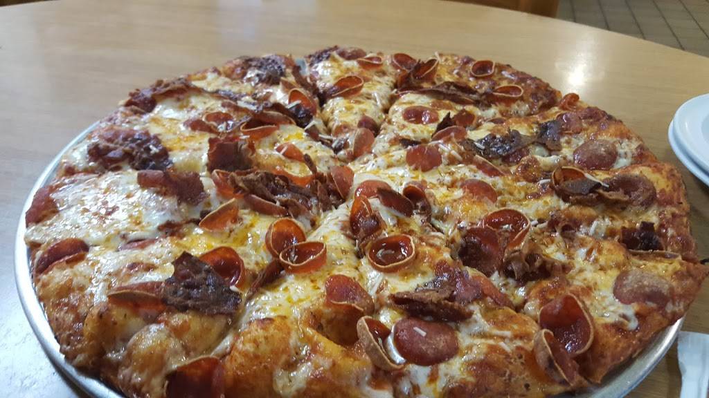 Round Table Pizza | meal delivery | 2351 McKee Rd, San Jose, CA 95116, USA | 4082593940 OR +1 408-259-3940
