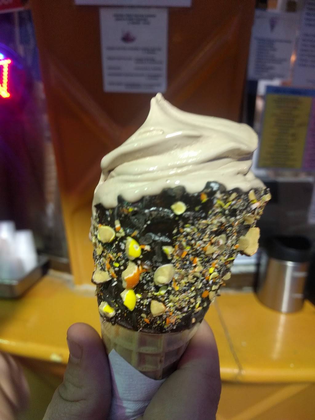 Twistee Treat Meal takeaway 6900 Gulf Blvd, St. Petersburg, FL 33706, USA