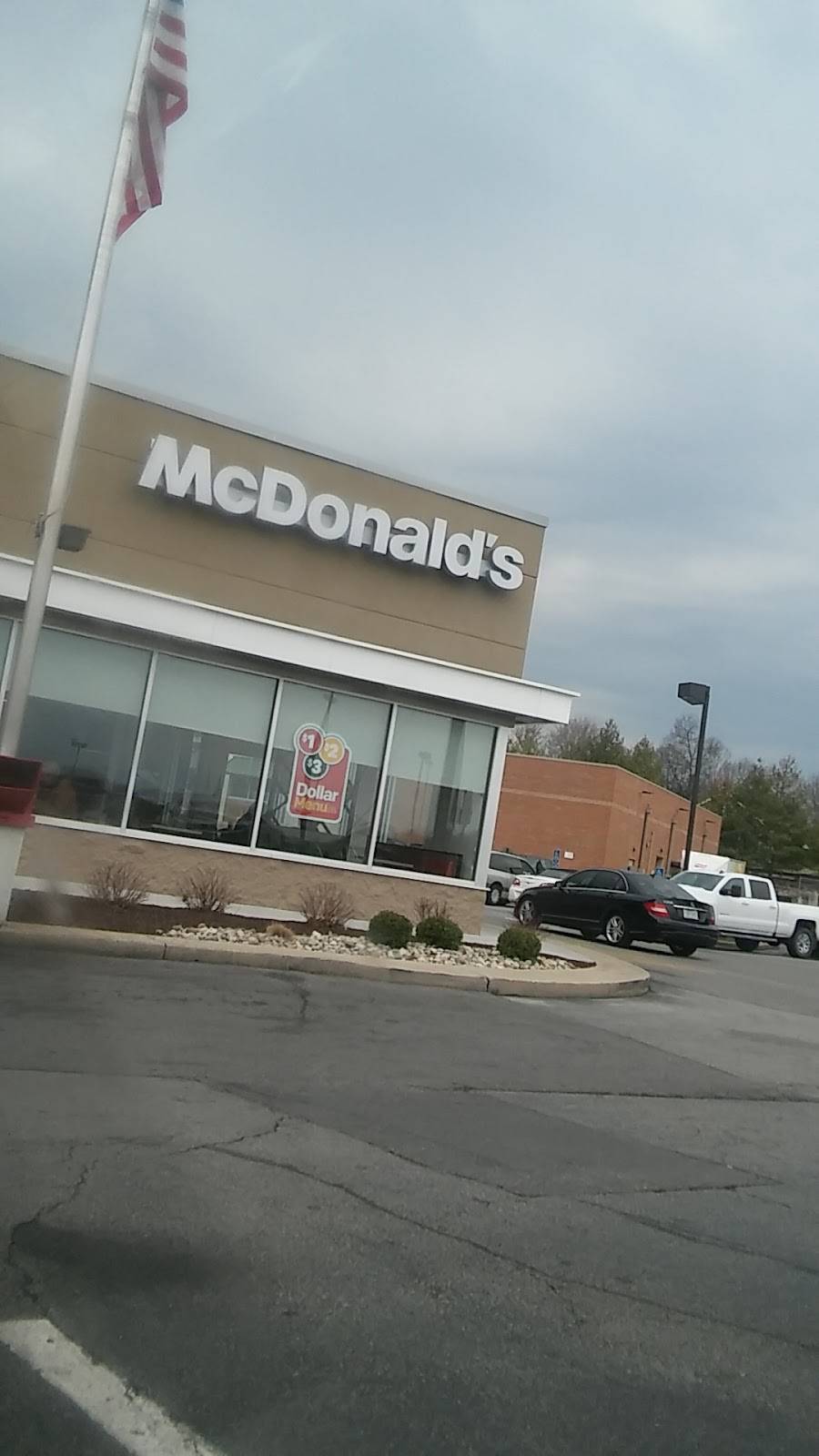McDonalds | cafe | 515 S Truman Blvd, Festus, MO 63028, USA | 6369312797 OR +1 636-931-2797
