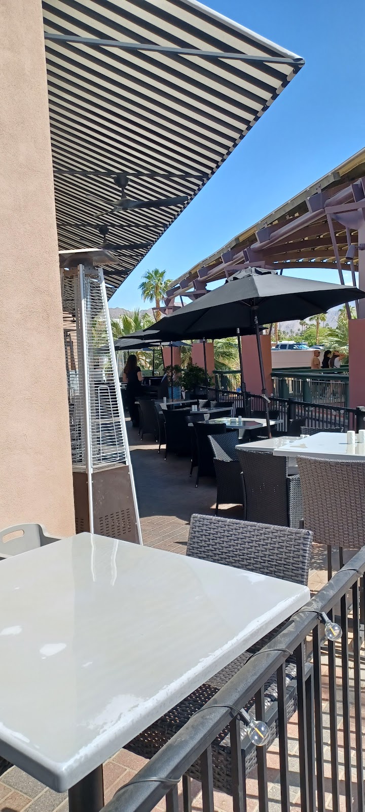 The Hideout Kitchen + Bar | restaurant | 73595 El Paseo suite 2208, Palm Desert, CA 92260, USA | 7606364370 OR +1 760-636-4370