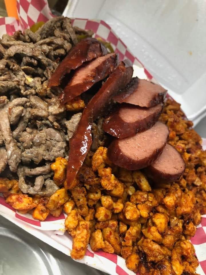 El Colombiano Food truck | restaurant | 1013 S 14th St, Kingsville, TX 78363, USA | 3613553584 OR +1 361-355-3584