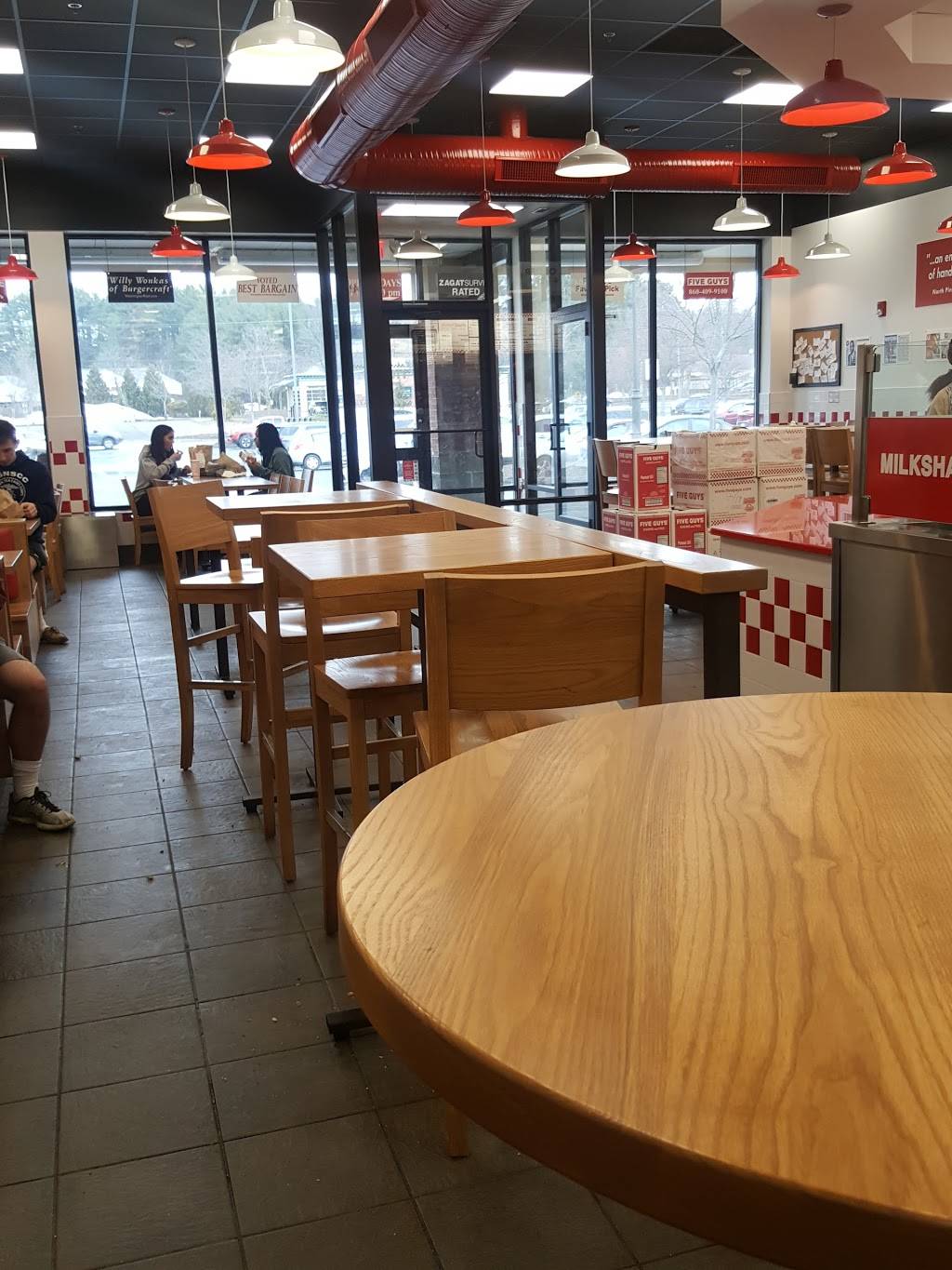 Five Guys | meal takeaway | 255 W Main St, Avon, CT 06001, USA | 8604099100 OR +1 860-409-9100
