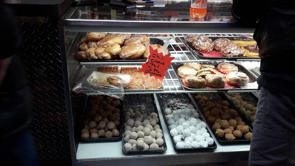 Frankies Donuts and Pizza | bakery | 717 Portage Rd, Niagara Falls, NY 14301, USA | 7162857494 OR +1 716-285-7494