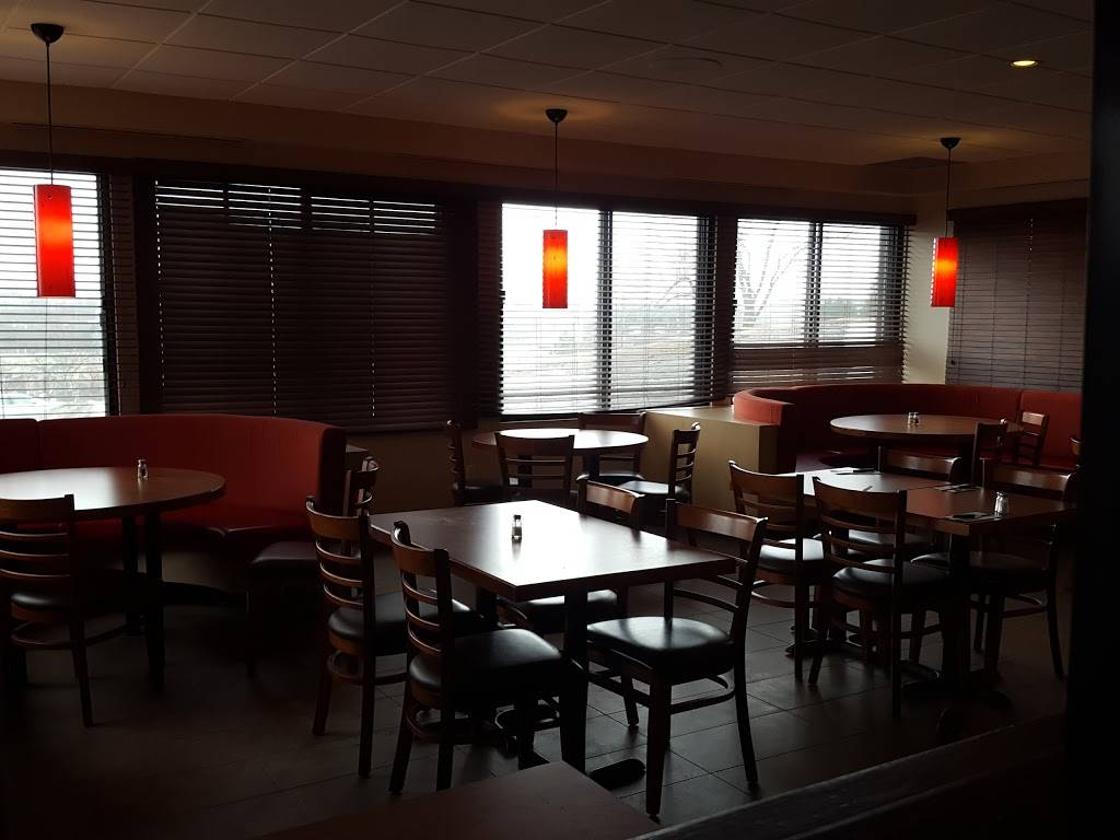 Pizza Hut | meal delivery | 50 Boulevard Lionel-Groulx, Sherbrooke, QC J1L 2H3, Canada | 8194815006 OR +1 819-481-5006