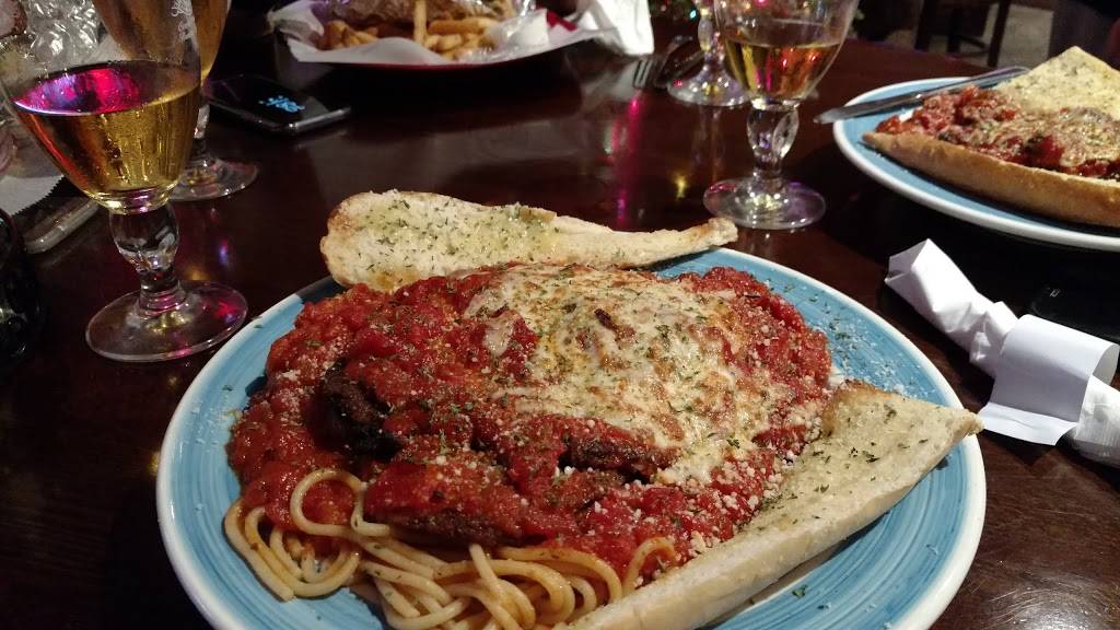 Gino Brothers Pizzeria & Bar | restaurant | 55 Alpha Dr W, Pittsburgh, PA 15238, USA | 4128204466 OR +1 412-820-4466