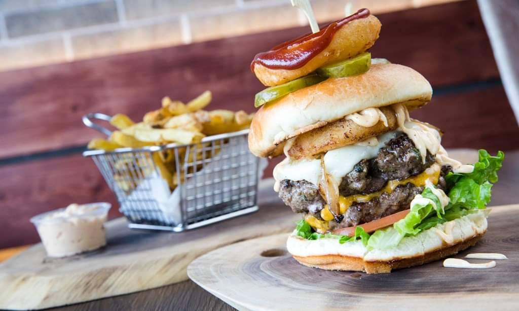 Ozzys Burgers Vaughan | restaurant | 3175 Rutherford Rd Unit 32, Concord, ON L4K 5Y6, Canada | 9055977983 OR +1 905-597-7983