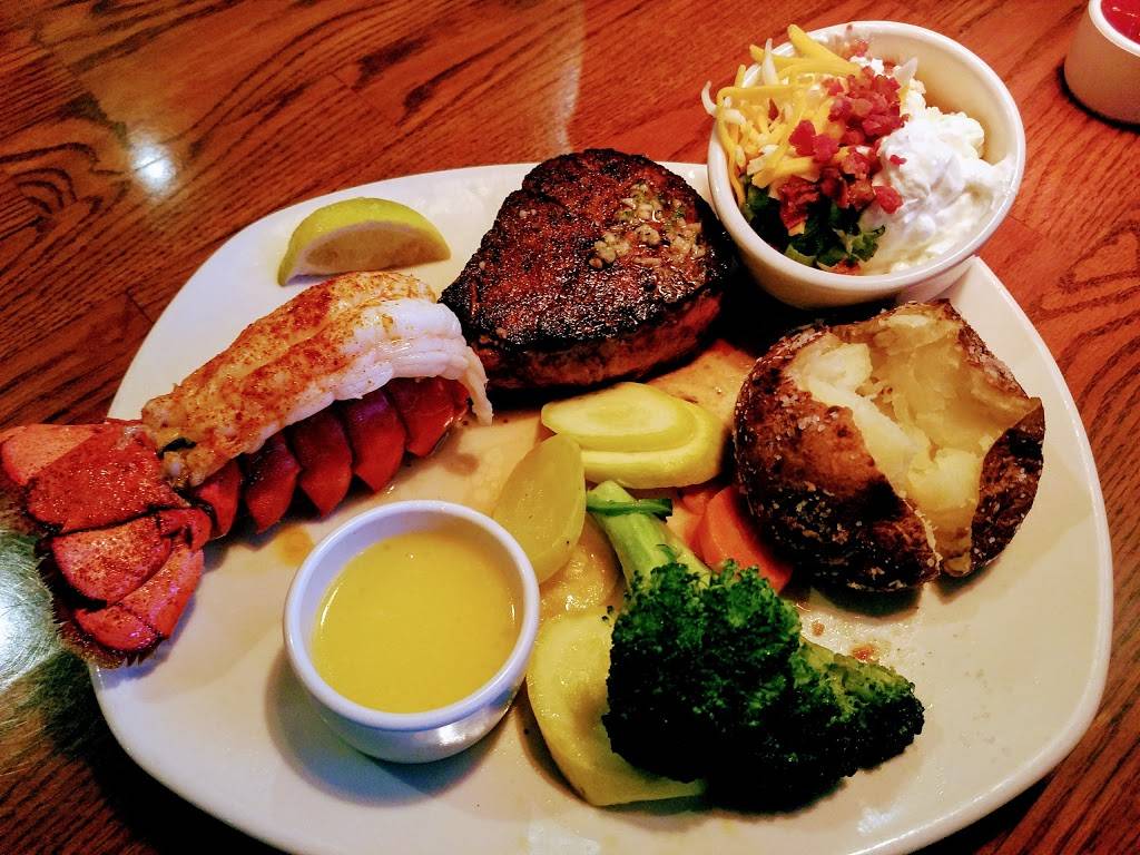 Outback Steakhouse | meal takeaway | 3101 SE Federal Hwy, Stuart, FL 34994, USA | 7722862622 OR +1 772-286-2622