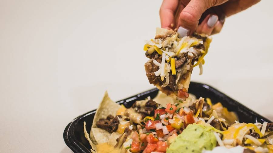 Taco Bell | meal takeaway | 4050 W Shaw Ave, Fresno, CA 93722, USA | 5592772149 OR +1 559-277-2149