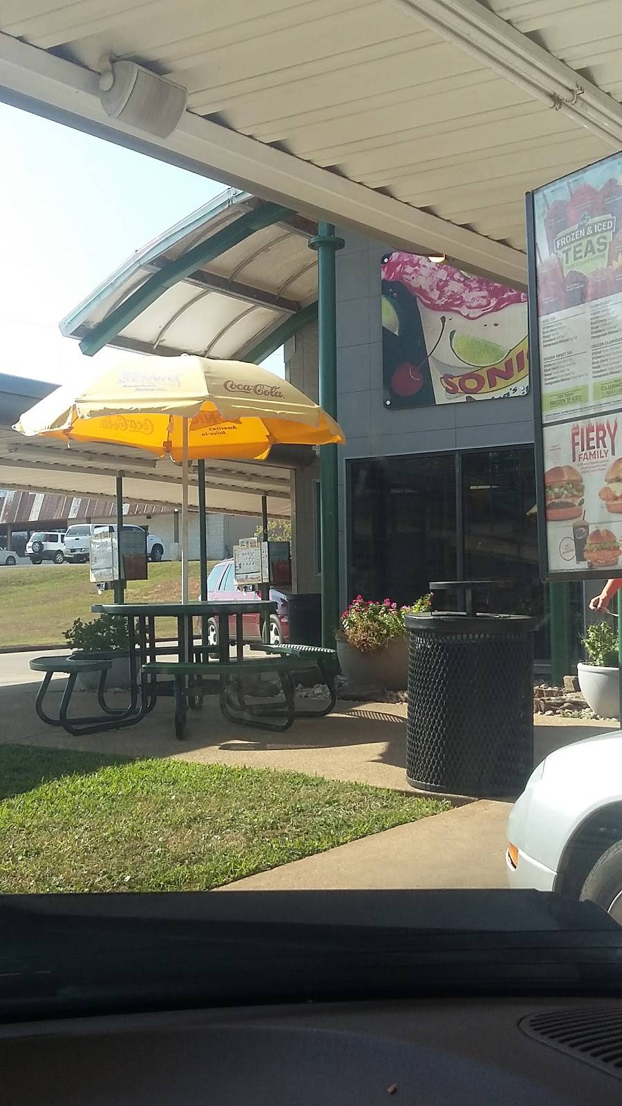 Sonic Drive-In | restaurant | 433 TX-110 N, Whitehouse, TX 75791, USA | 9038393080 OR +1 903-839-3080