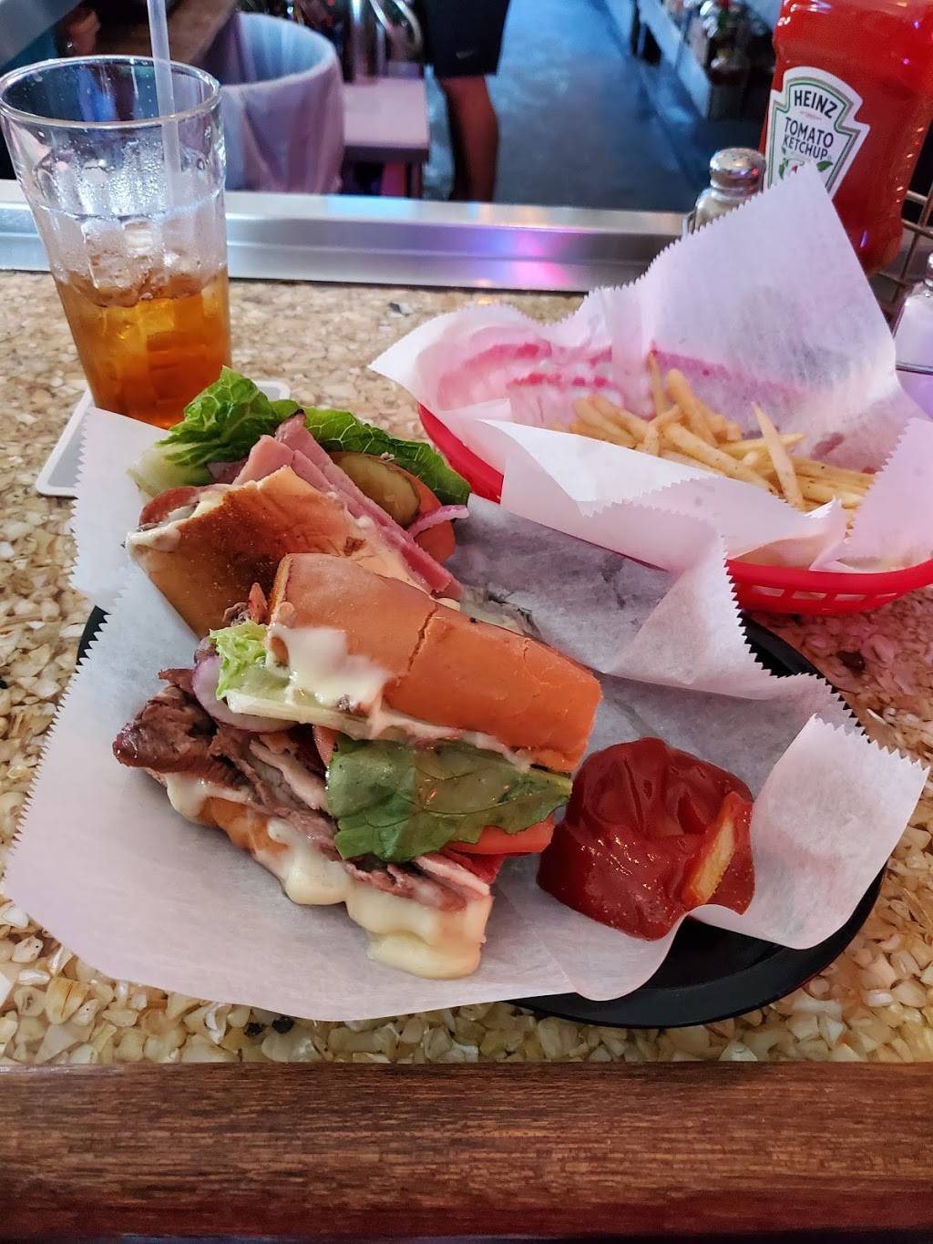 Milos Tavern | restaurant | 5201 Wilson Ave, St. Louis, MO 63110, USA | 3147760468 OR +1 314-776-0468