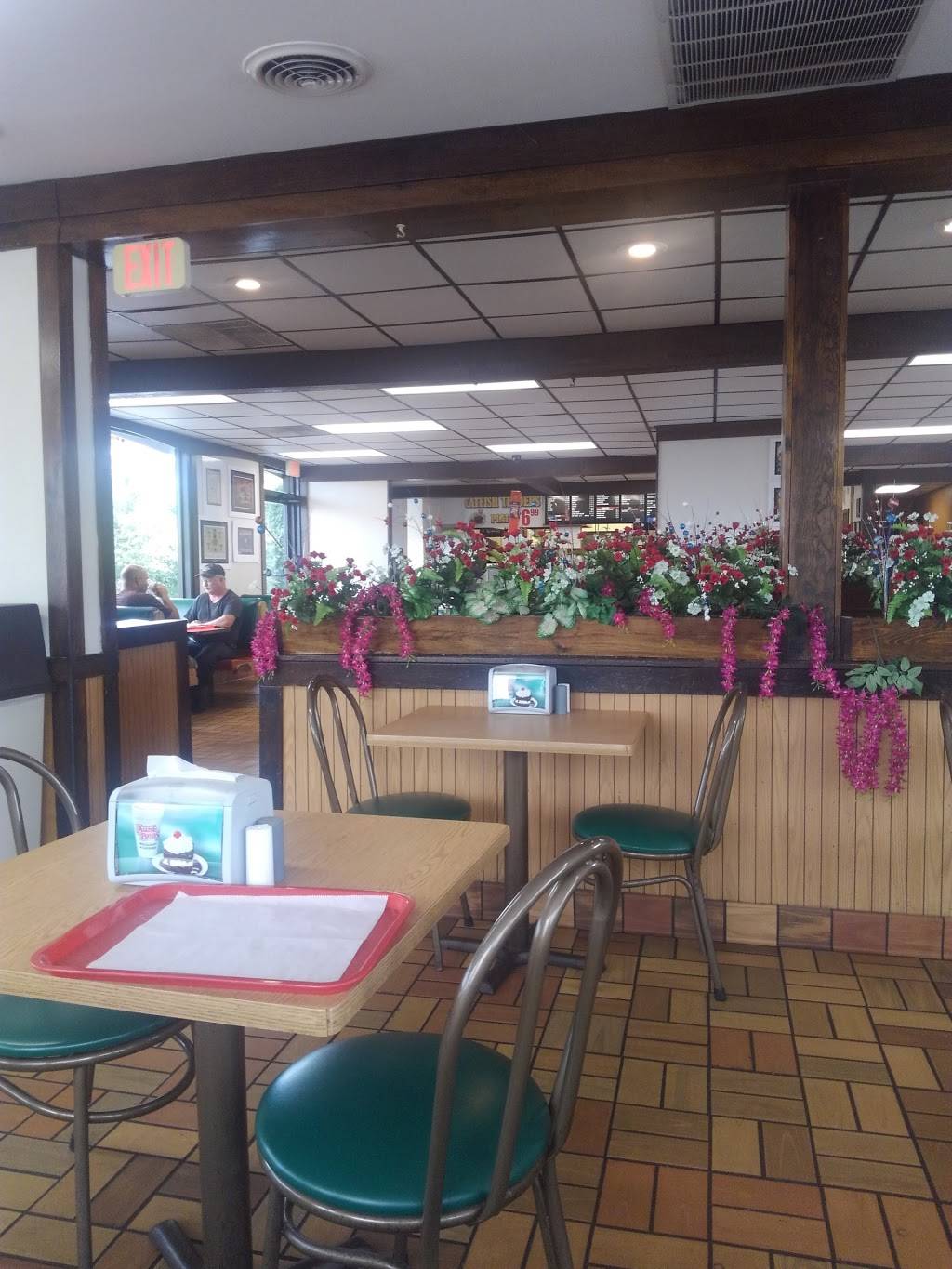 Aunt Beas Barbecue | restaurant | 125 N Main St, Hillsville, VA 24343, USA | 2767284221 OR +1 276-728-4221